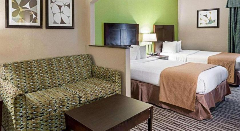 Quality Suites Sulphur Buitenkant foto